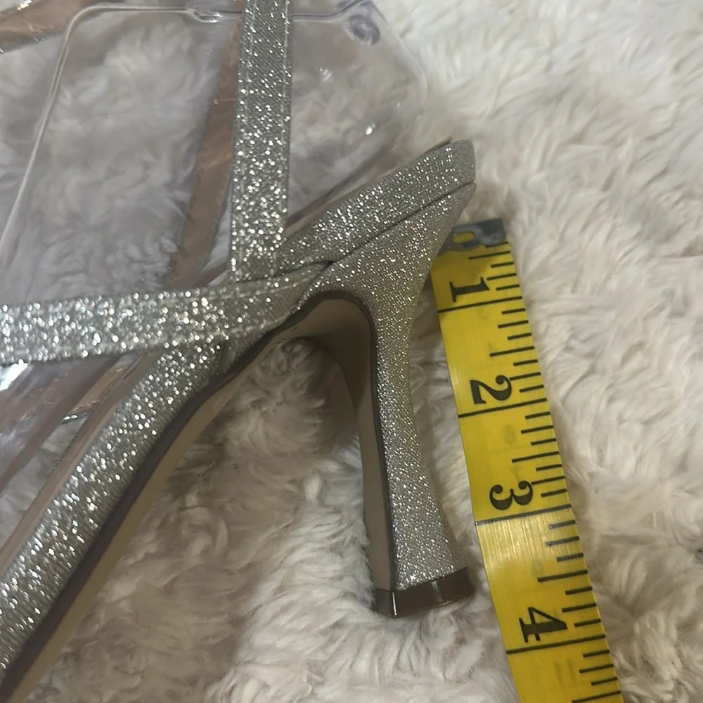Unisa Unsyanna Silver 8.5 Strappy Women's Shoes